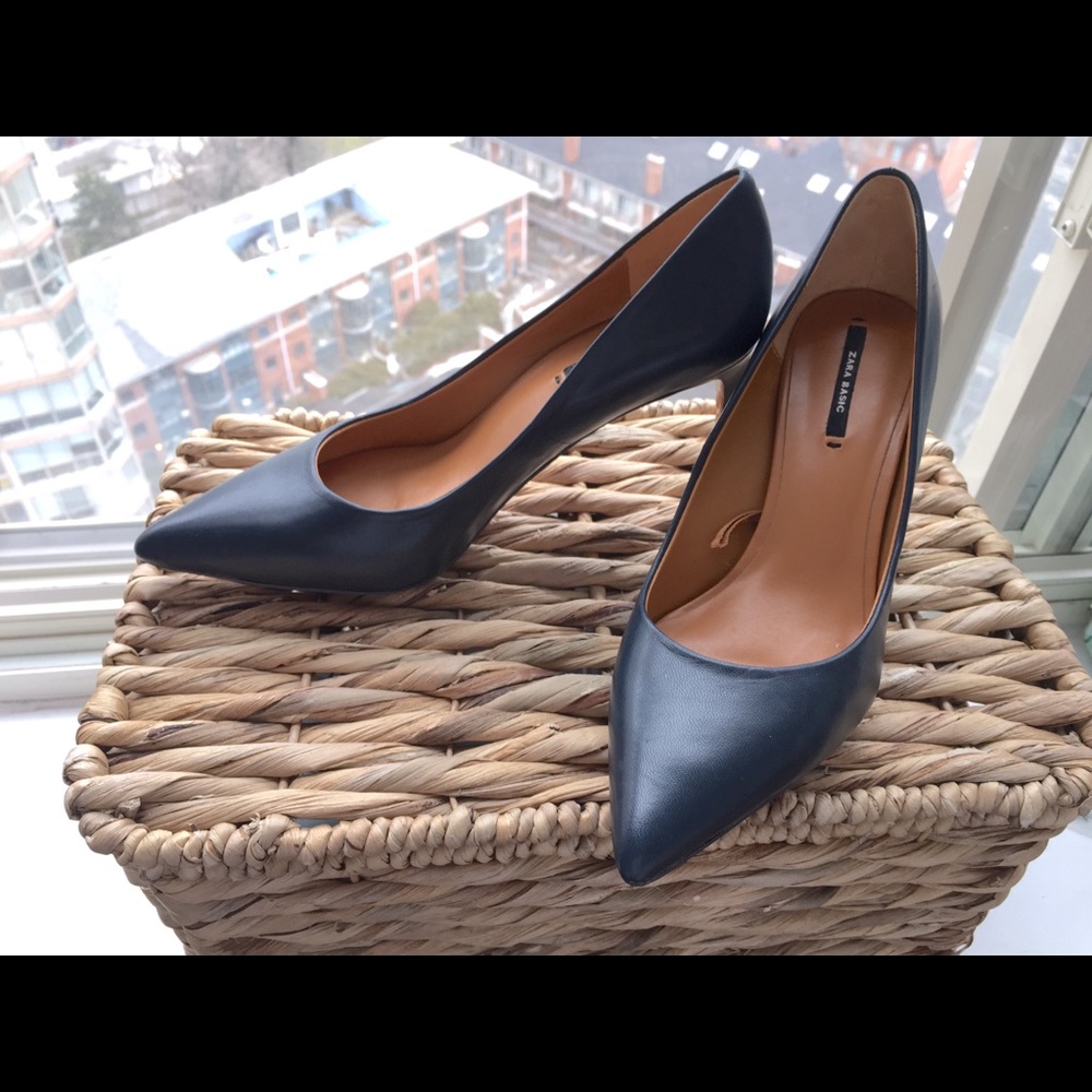 Zara classic navy heels